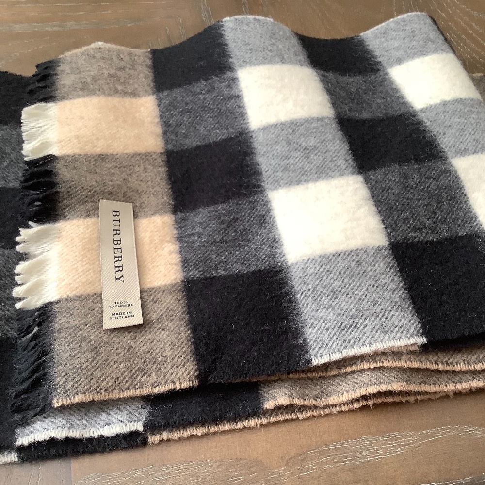 Burberry 100% Cashmere Scarf